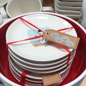 Rae Dunn 4 pack snow man desert plates.